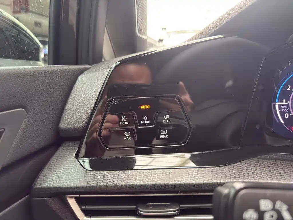 VOLKSWAGEN GOLF GTI 2021