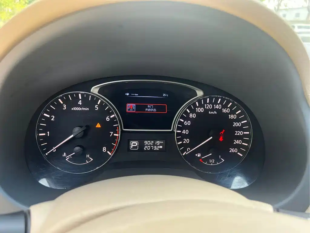 NISSAN TEANA 2014