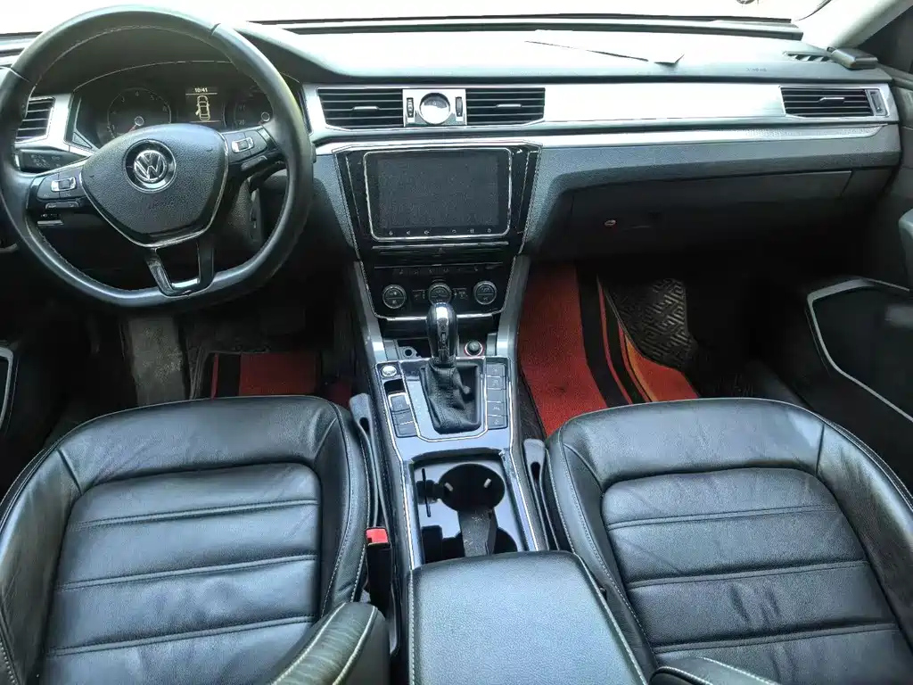 VOLKSWAGEN PASSAT 2018