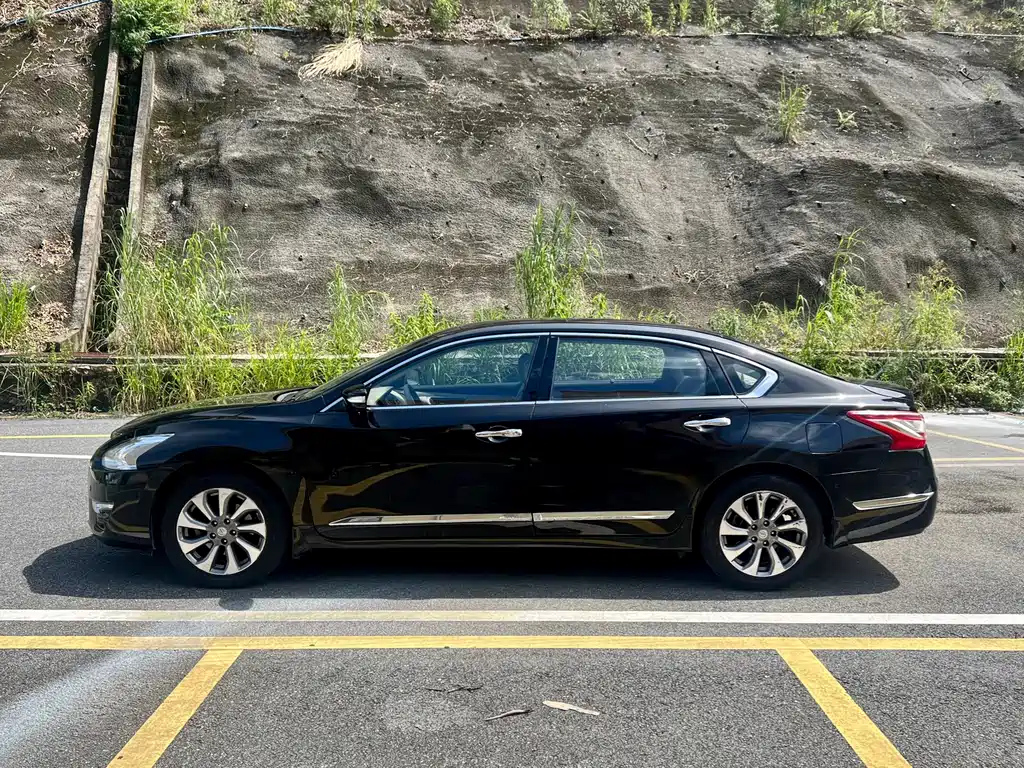 NISSAN TEANA 2014