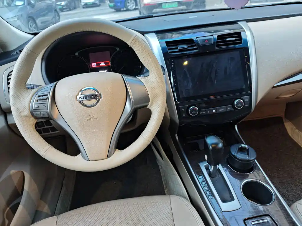 NISSAN TEANA 2016