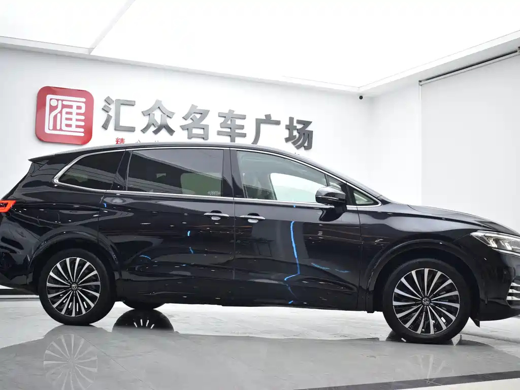 VOLKSWAGEN VILORAN 2024