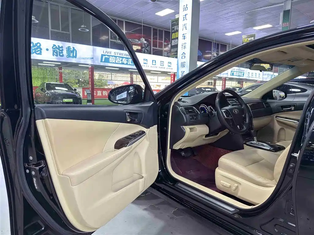 TOYOTA CAMRY 2016