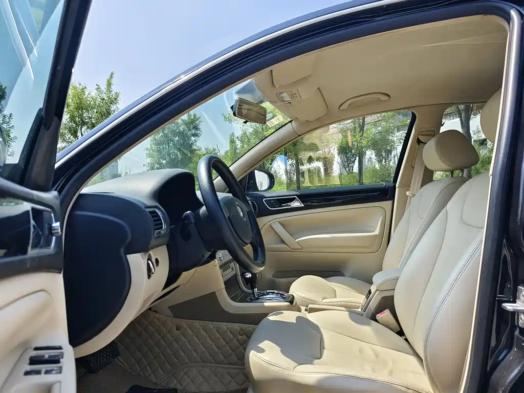 VOLKSWAGEN PASSAT LINGYU 2013