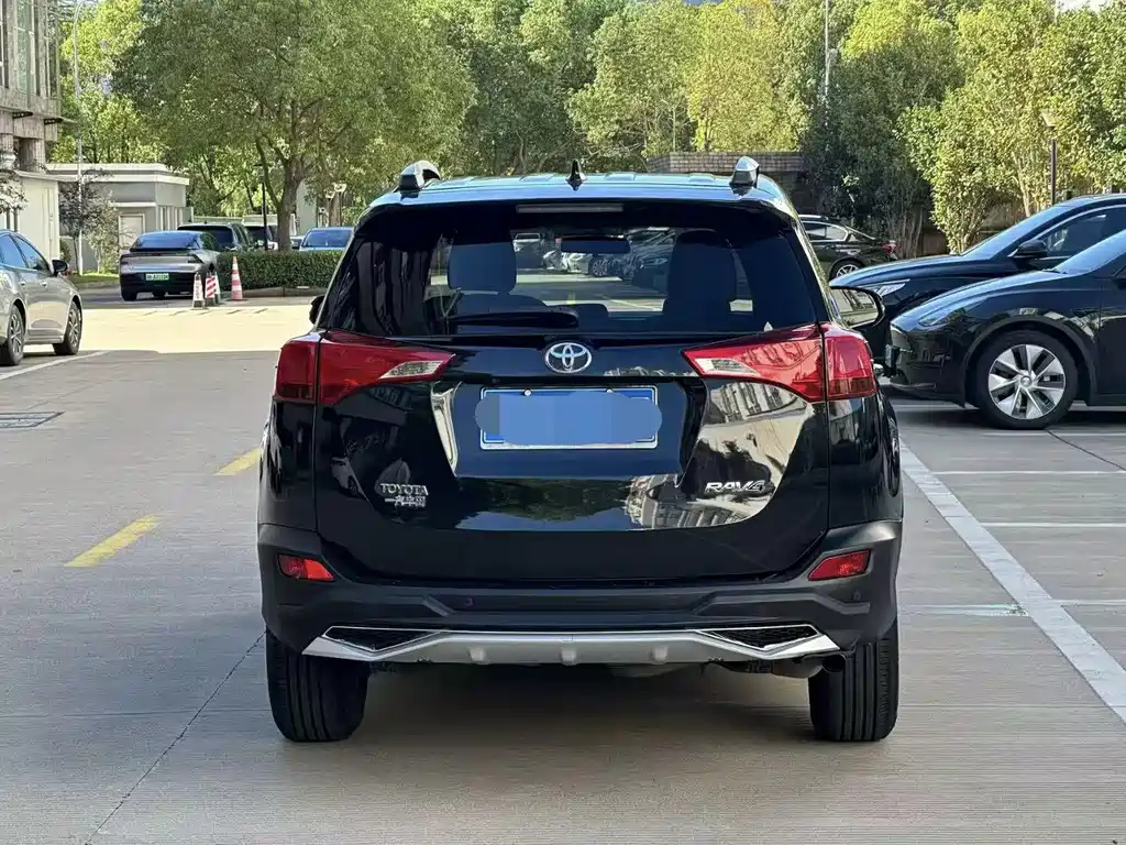 TOYOTA RAV4 RONGFANG 2015