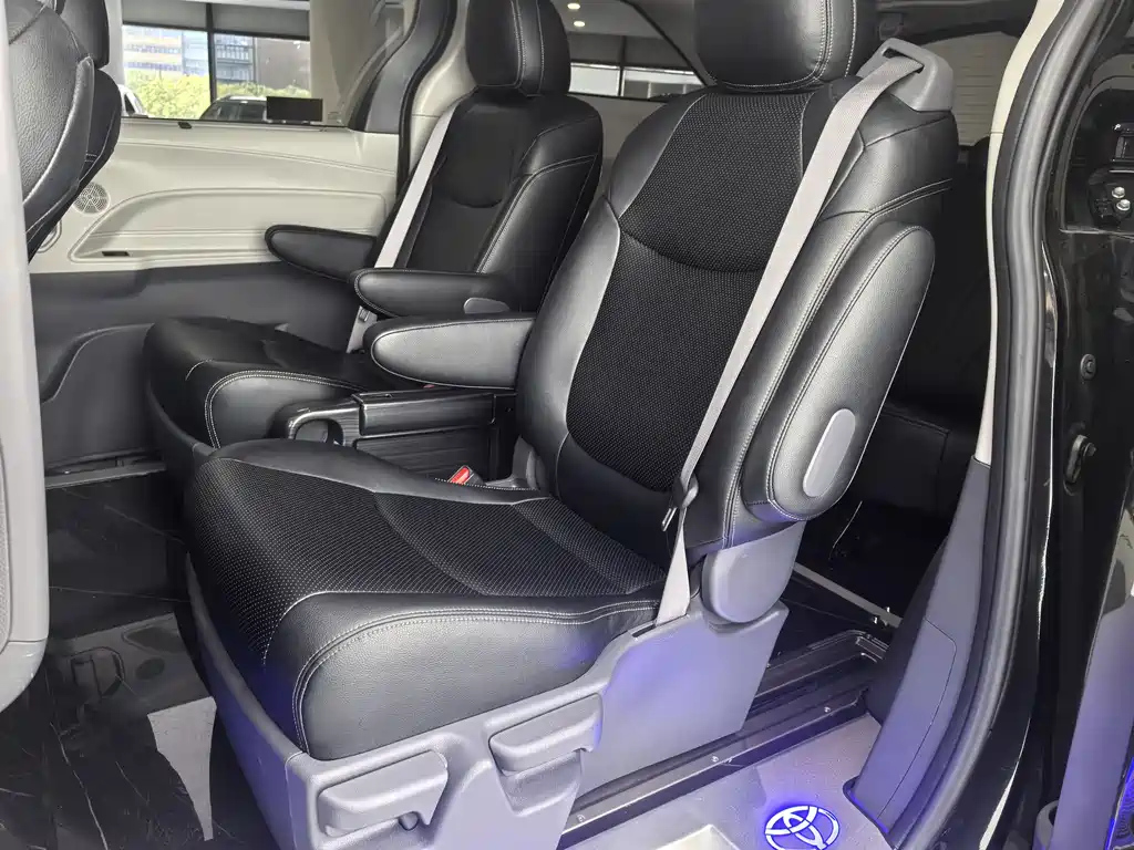 TOYOTA SIENNA SIENNA 2024