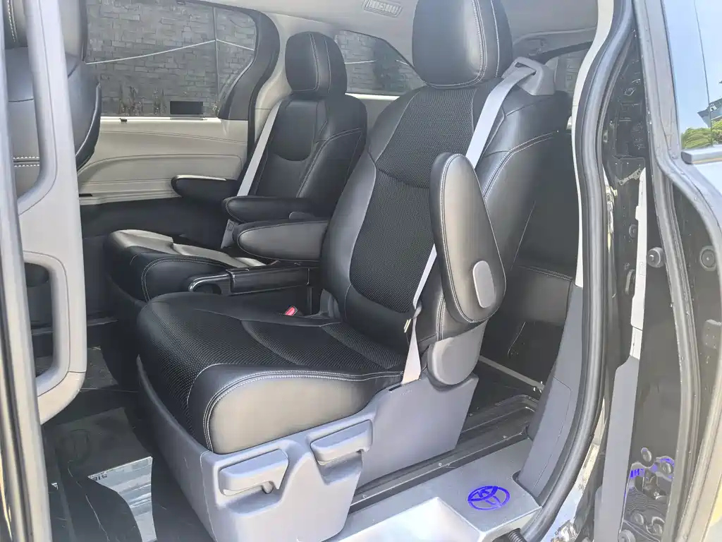 TOYOTA SIENNA SIENNA 2024