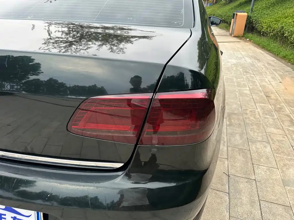 VOLKSWAGEN MAGOTAN 2012