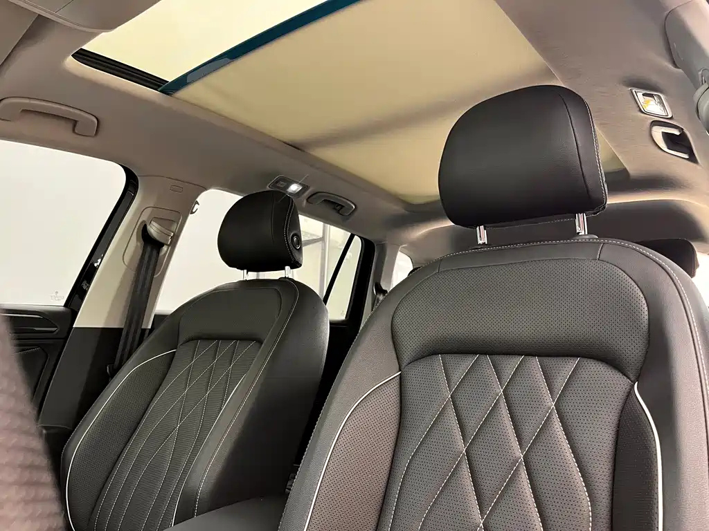 VOLKSWAGEN TIGUAN L 2023