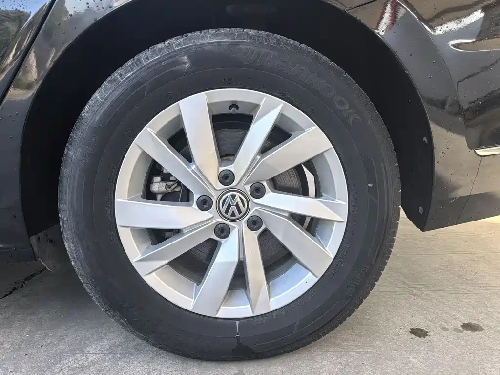 VOLKSWAGEN PASSAT 2019