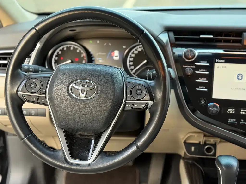 TOYOTA CAMRY 2018