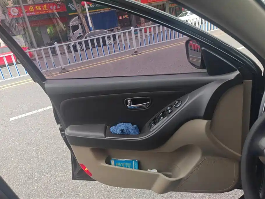 HYUNDAI CELESTA 2011