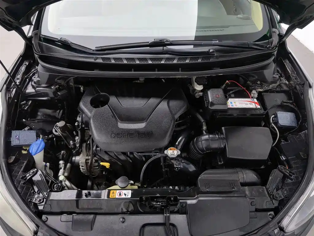 HYUNDAI ELANTRA 2013
