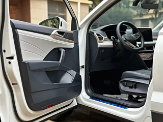 VOLKSWAGEN THARU  2023 YEAR 300TSI 2WD  EDITION 2023