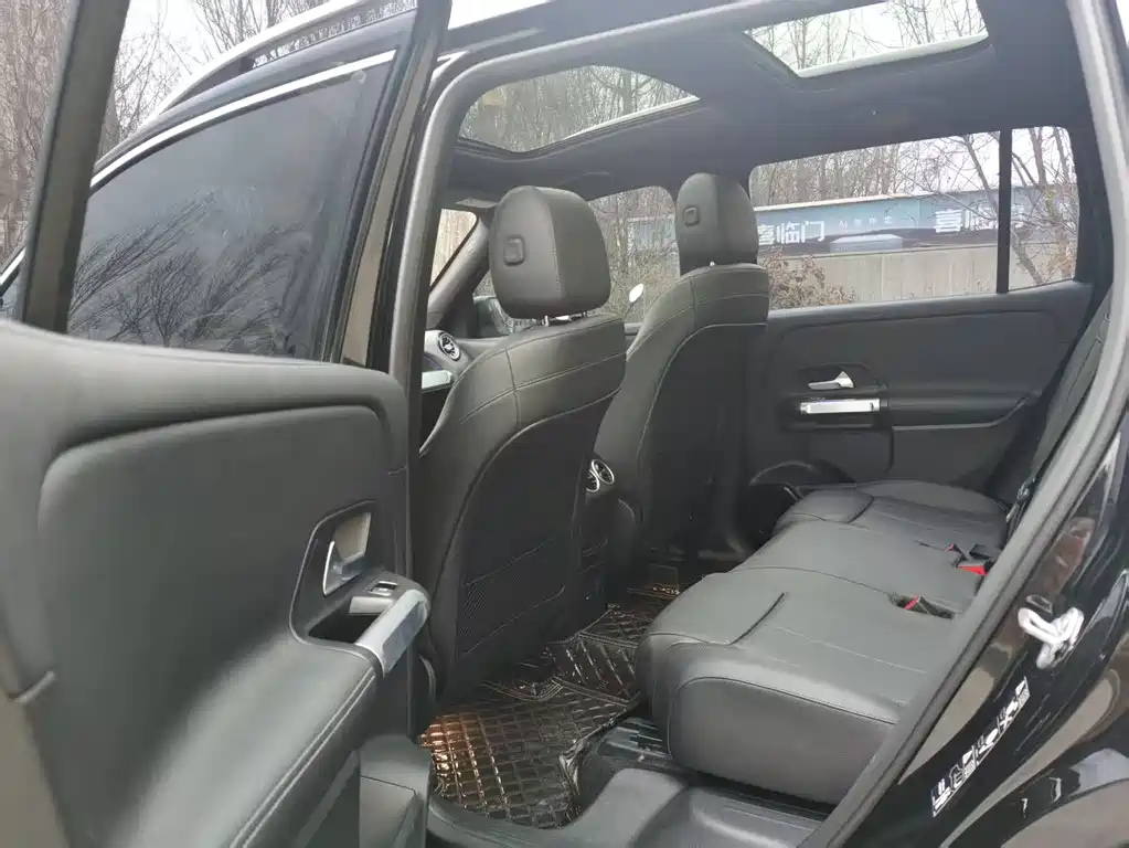 MERCEDES BENZ GLB 2021