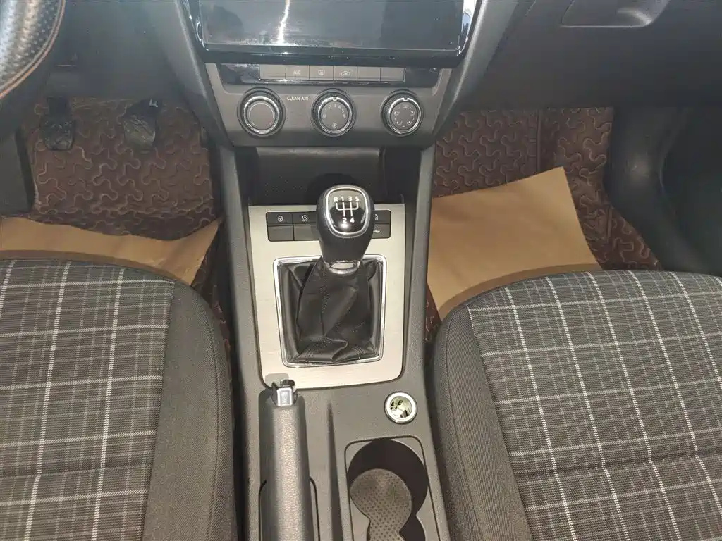 SKODA OCTAVIA 2019