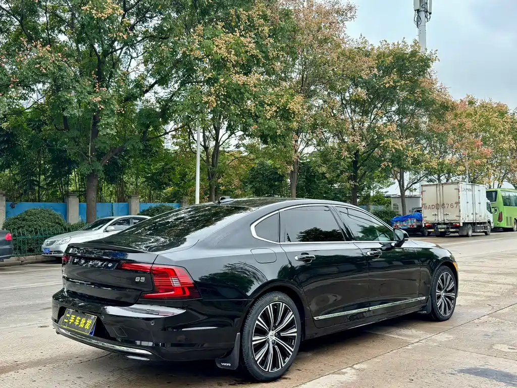 VOLVO S90 2022