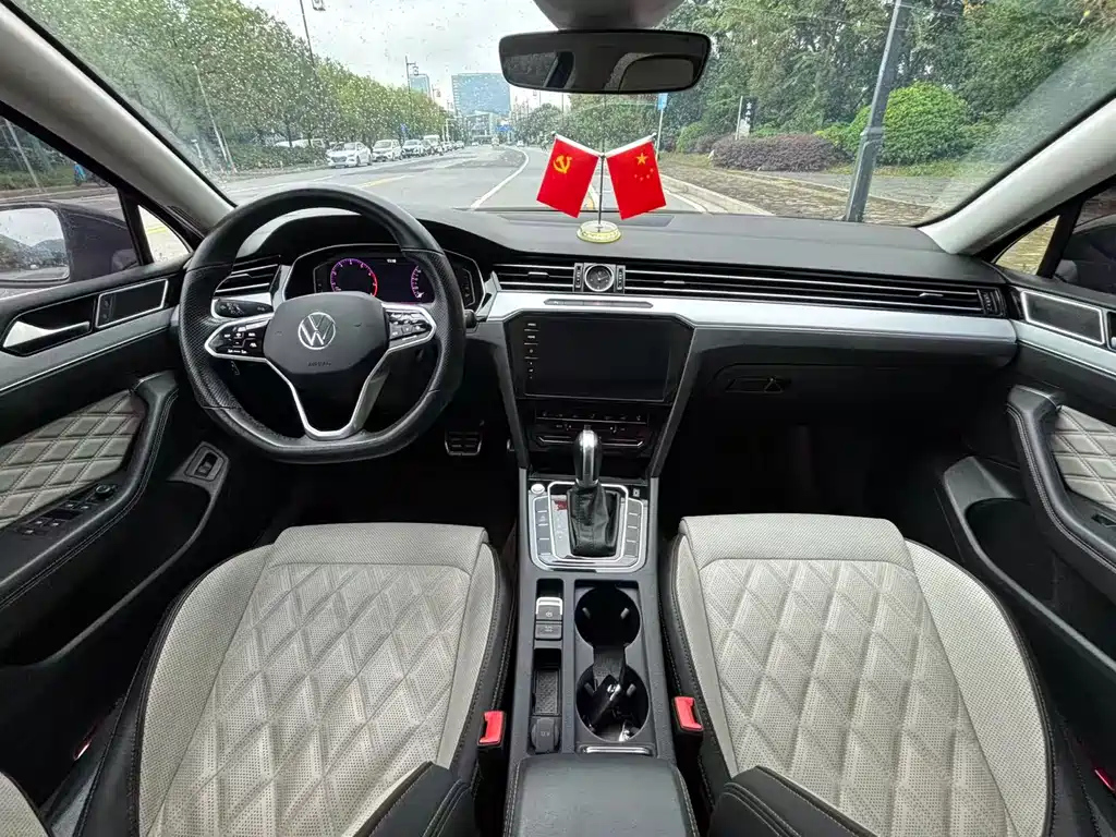 VOLKSWAGEN MAGOTAN 2023