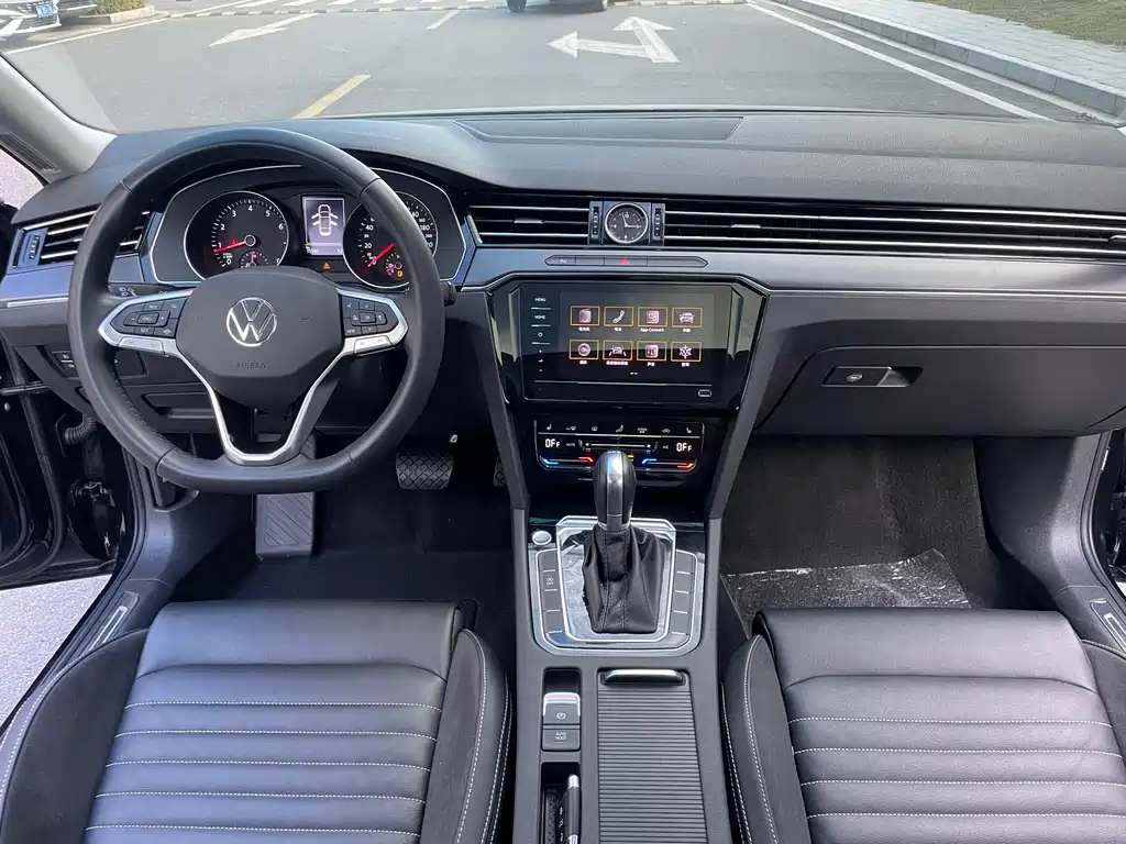 VOLKSWAGEN MAGOTAN 2020