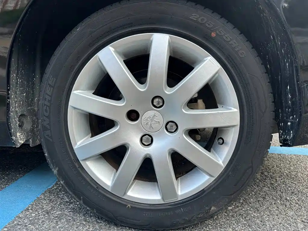 PEUGEOT 308 2013