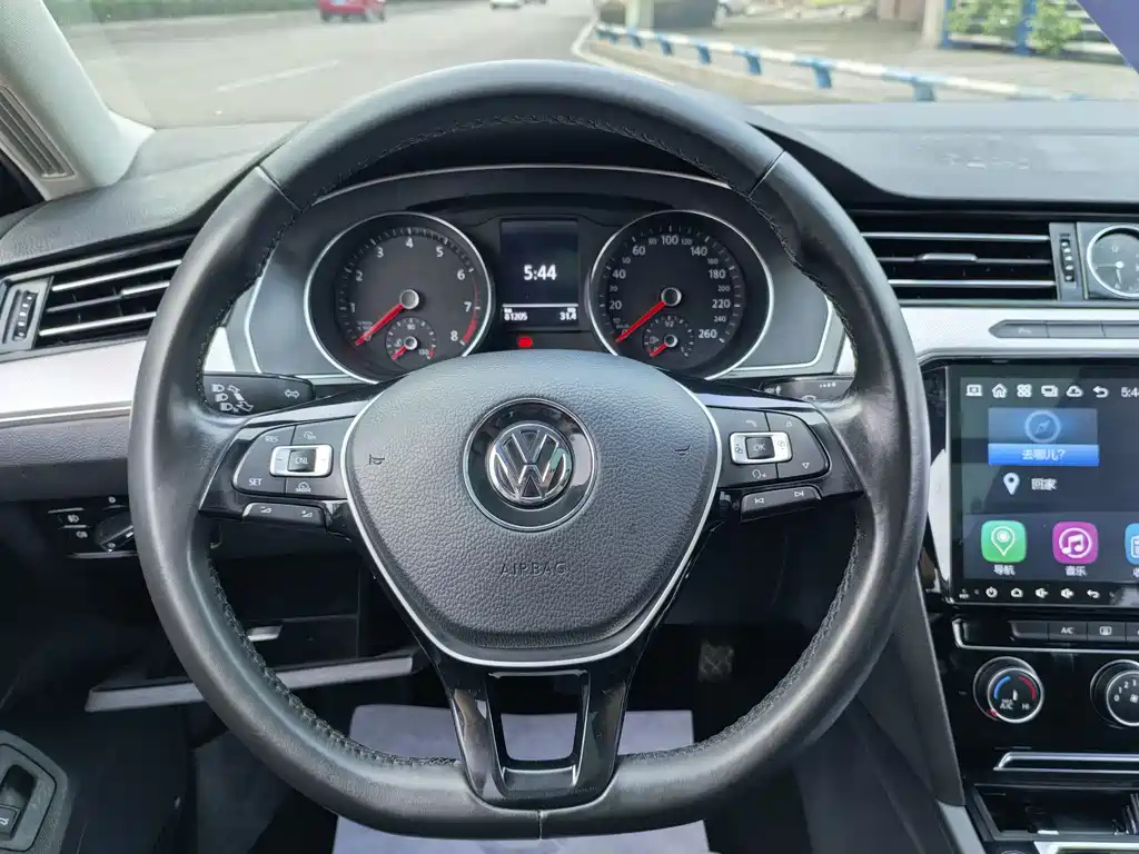 VOLKSWAGEN MAGOTAN 2017