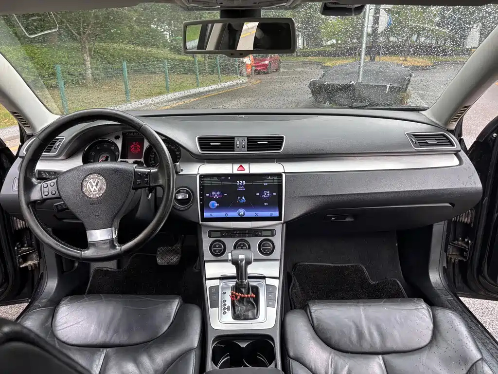 VOLKSWAGEN MAGOTAN 2011