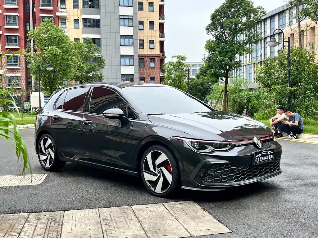 VOLKSWAGEN GOLF GTI 2021