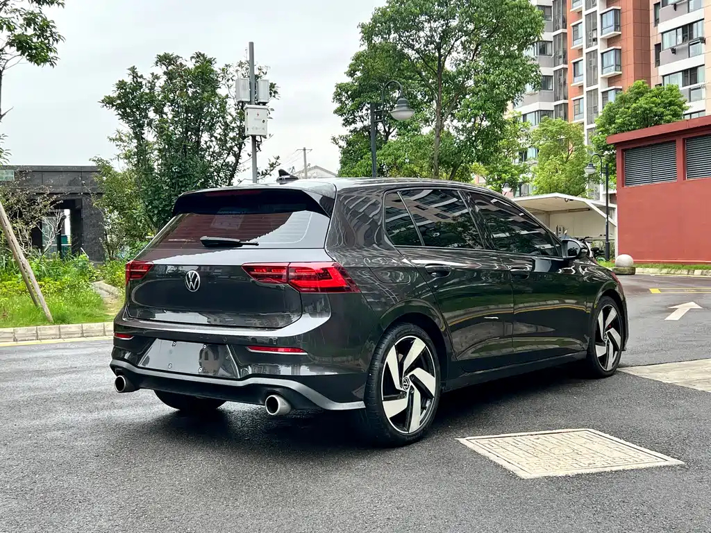 VOLKSWAGEN GOLF GTI 2021