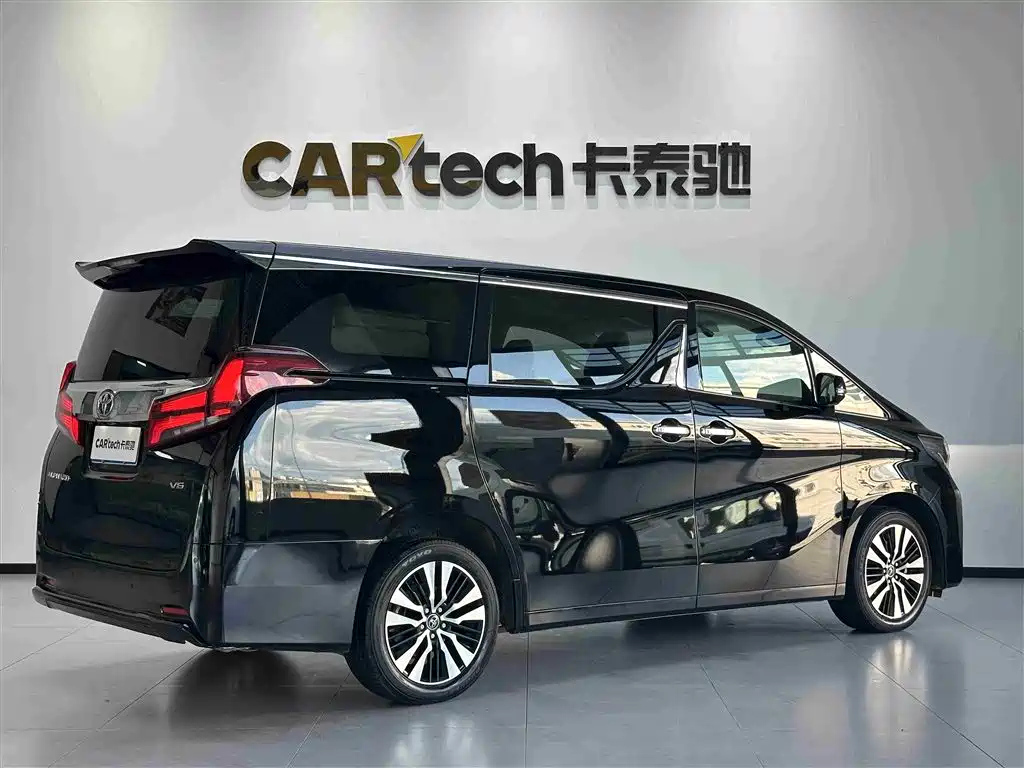 TOYOTA ALPHARD 2018