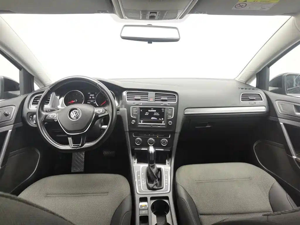VOLKSWAGEN GOLF 2017