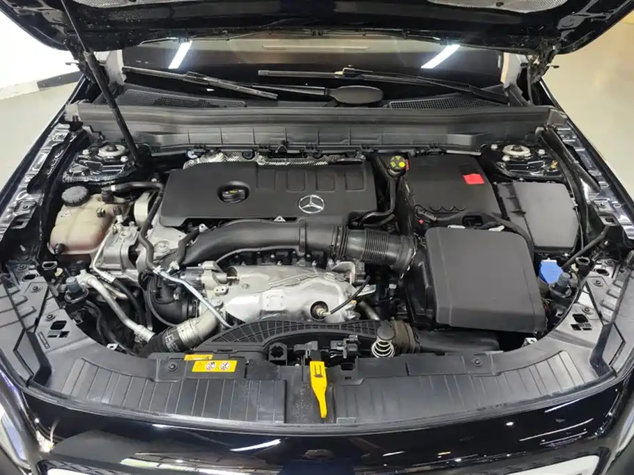 MERCEDES BENZ GLB 2023