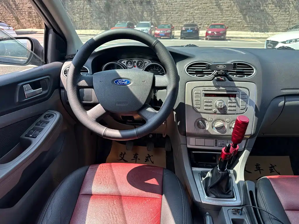 FORD FOCUS 2012