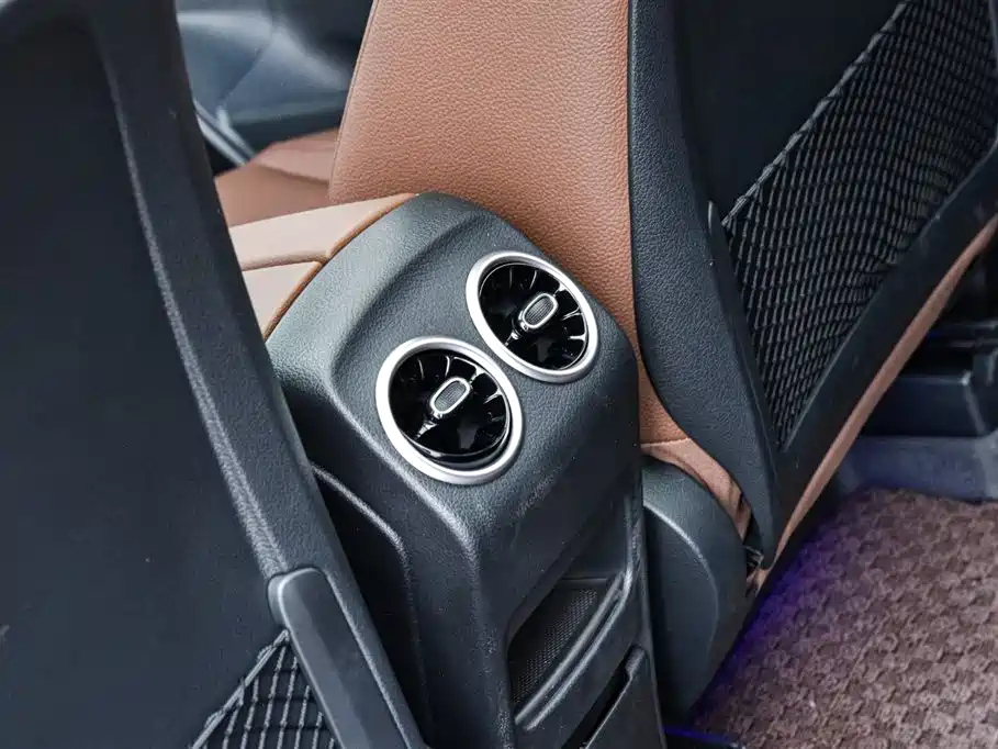 MERCEDES BENZ GLB 2024