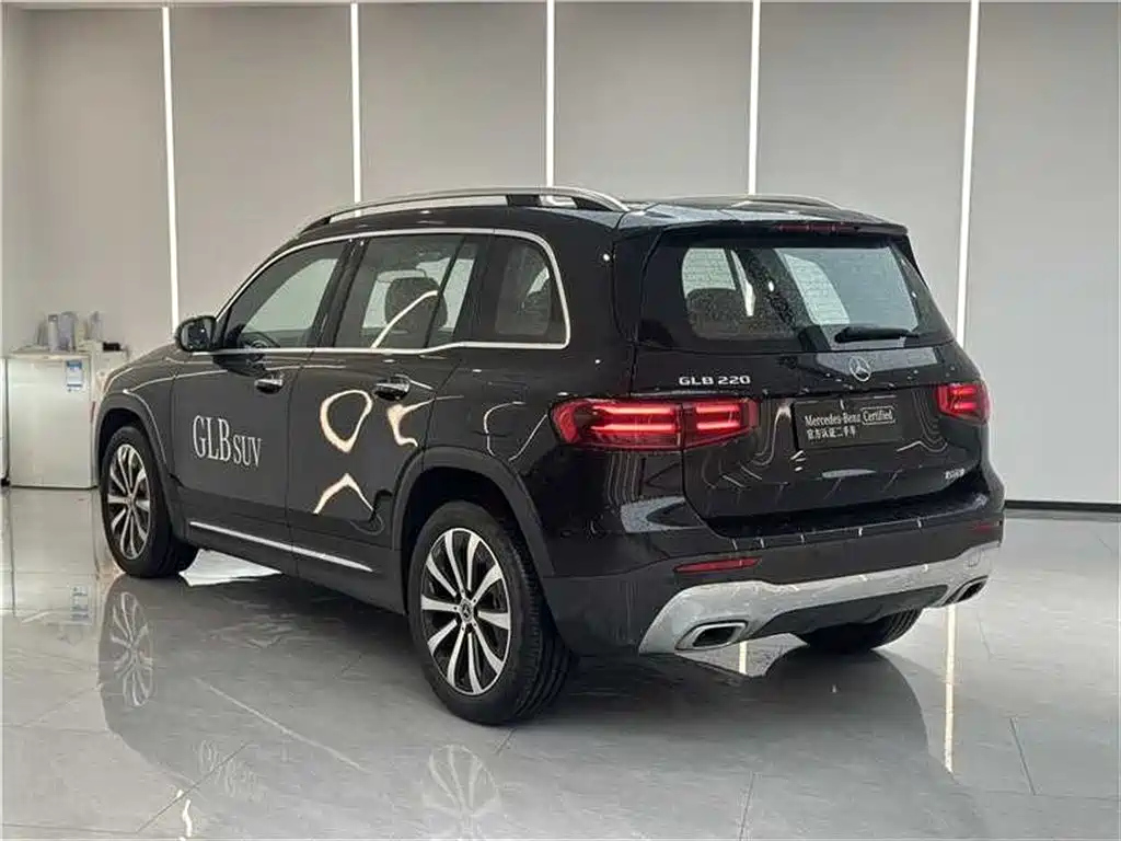 MERCEDES BENZ GLB 2024