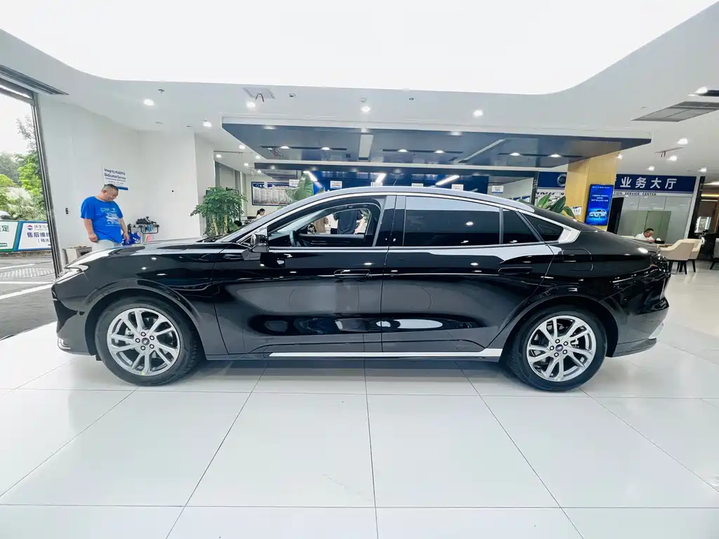 FORD MONDEO 2023