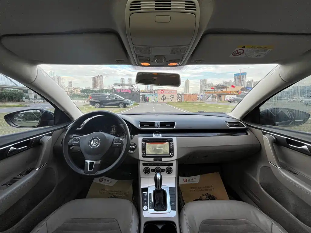 VOLKSWAGEN MAGOTAN 2015