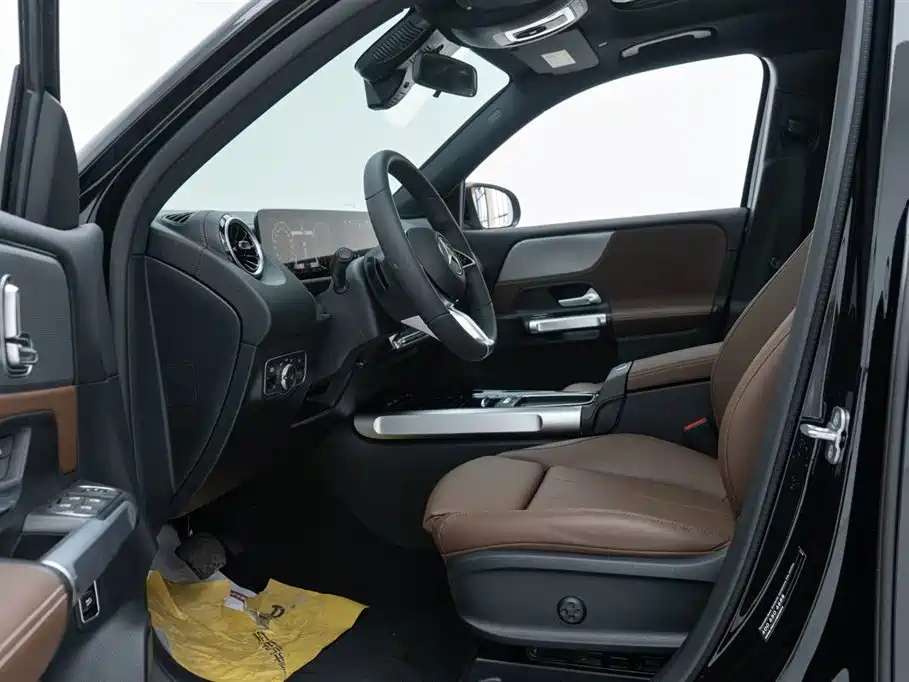 MERCEDES BENZ GLB 2024