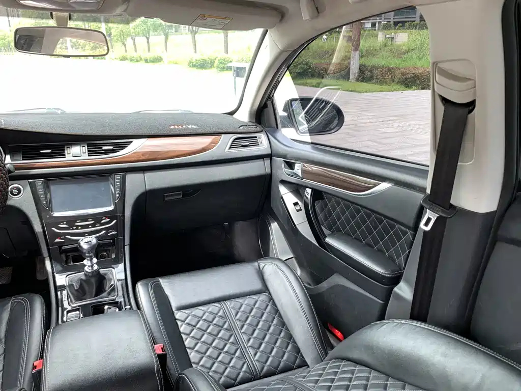 ZOTYE Z500 2015