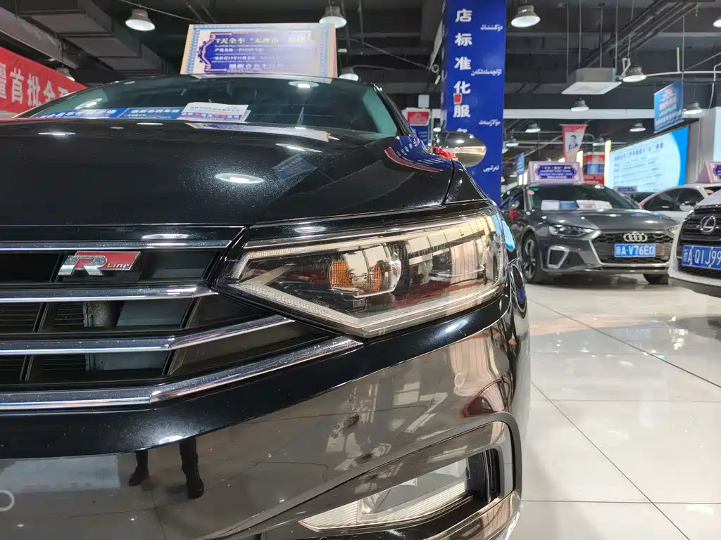 VOLKSWAGEN MAGOTAN 2020