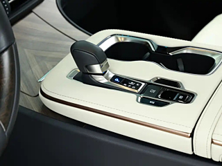 LEXUS LM  2023 YEAR 500H  SEATS  EDITION 2023