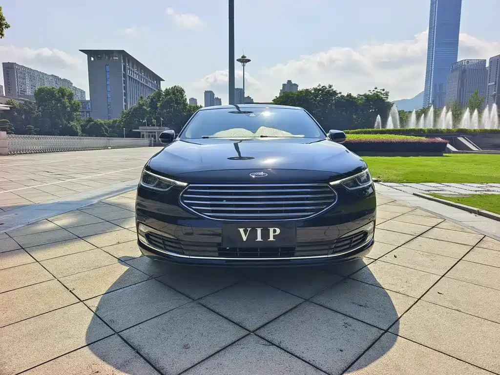 FORD TAURUS 2019