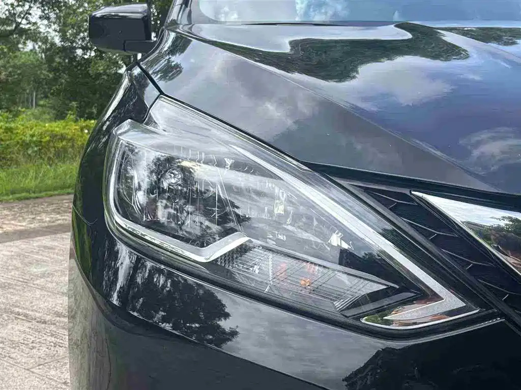 NISSAN SYLPHY 2019