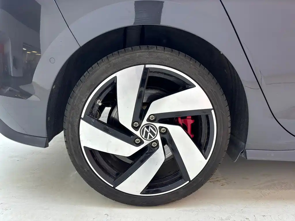 VOLKSWAGEN GOLF GTI 2021