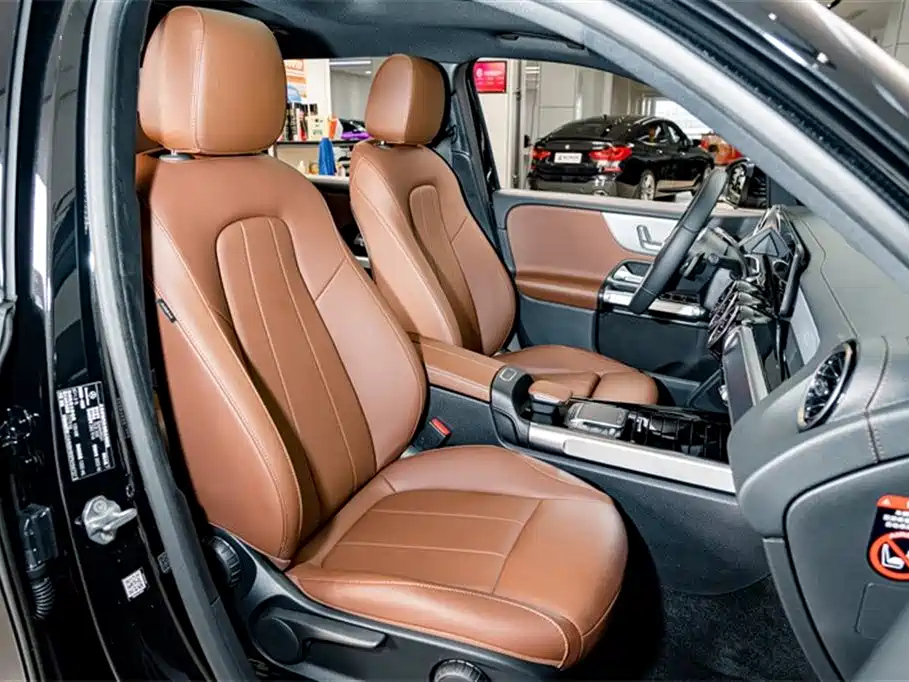 MERCEDES BENZ GLB 2023