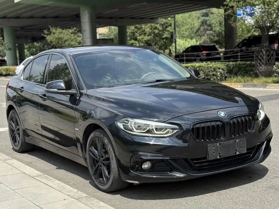 BMW 1-SERIES 2018