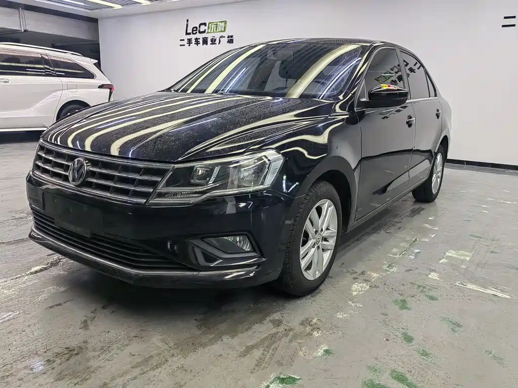 VOLKSWAGEN JETTA 2017