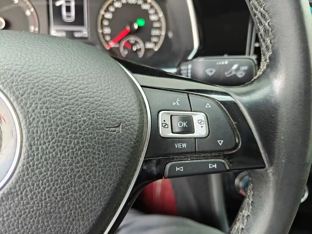 VOLKSWAGEN SAGITAR 2019