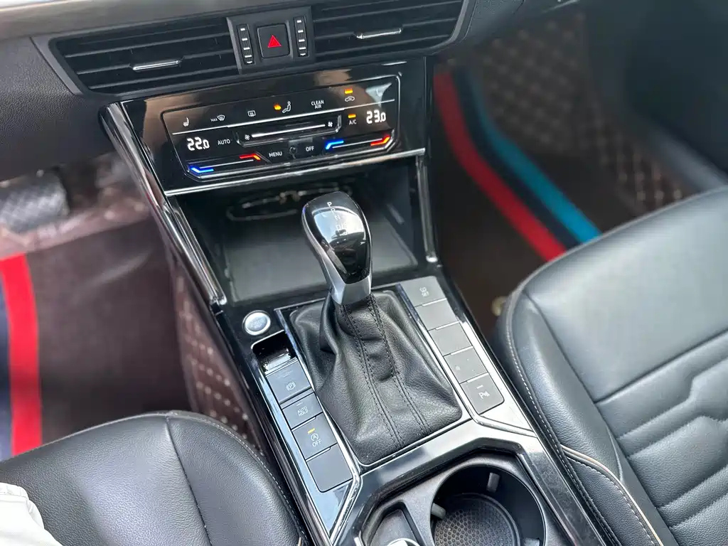 VOLKSWAGEN PASSAT 2020
