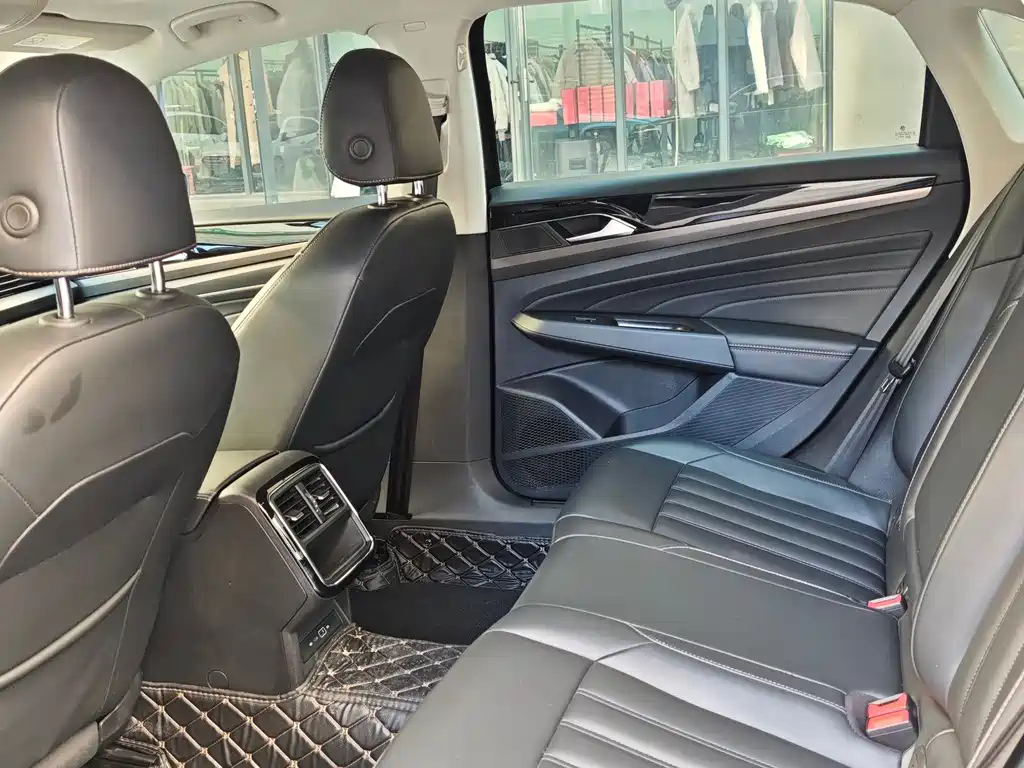 VOLKSWAGEN PASSAT 2021