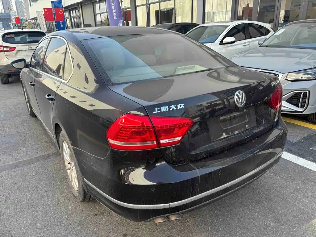 VOLKSWAGEN PASSAT 2014